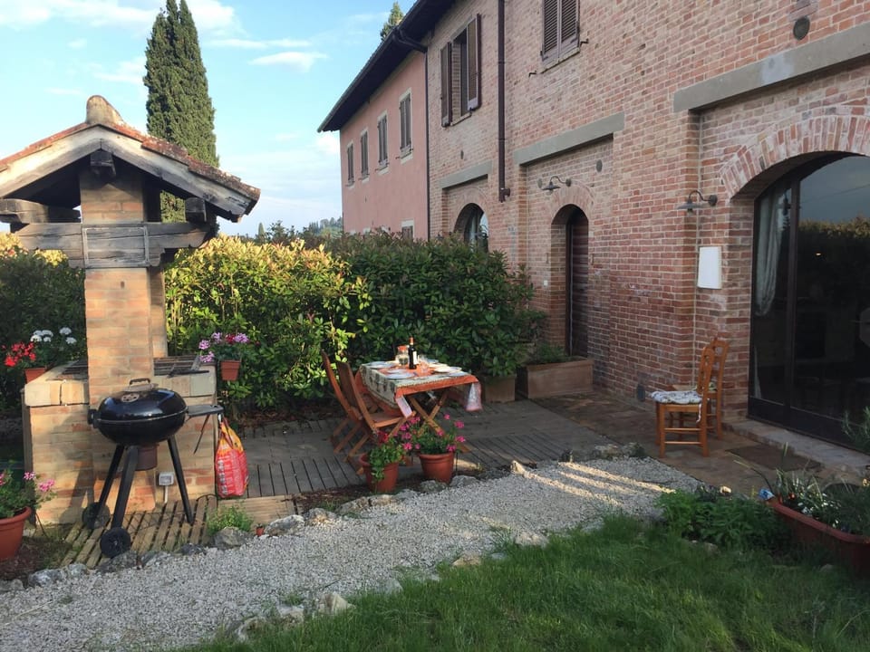 Patio, Facade/entrance, BBQ facilities, Garden