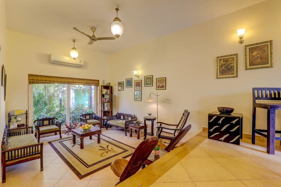 Living room, Seating area