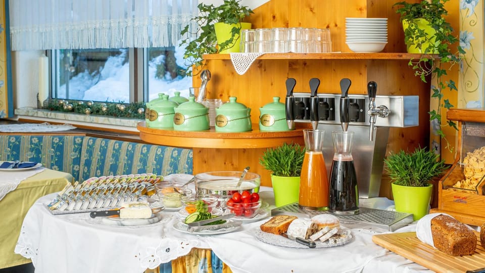 Breakfast, Buffet breakfast