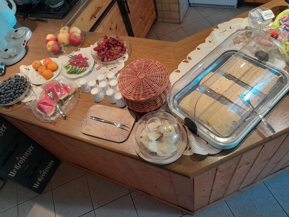 Breakfast, Buffet breakfast