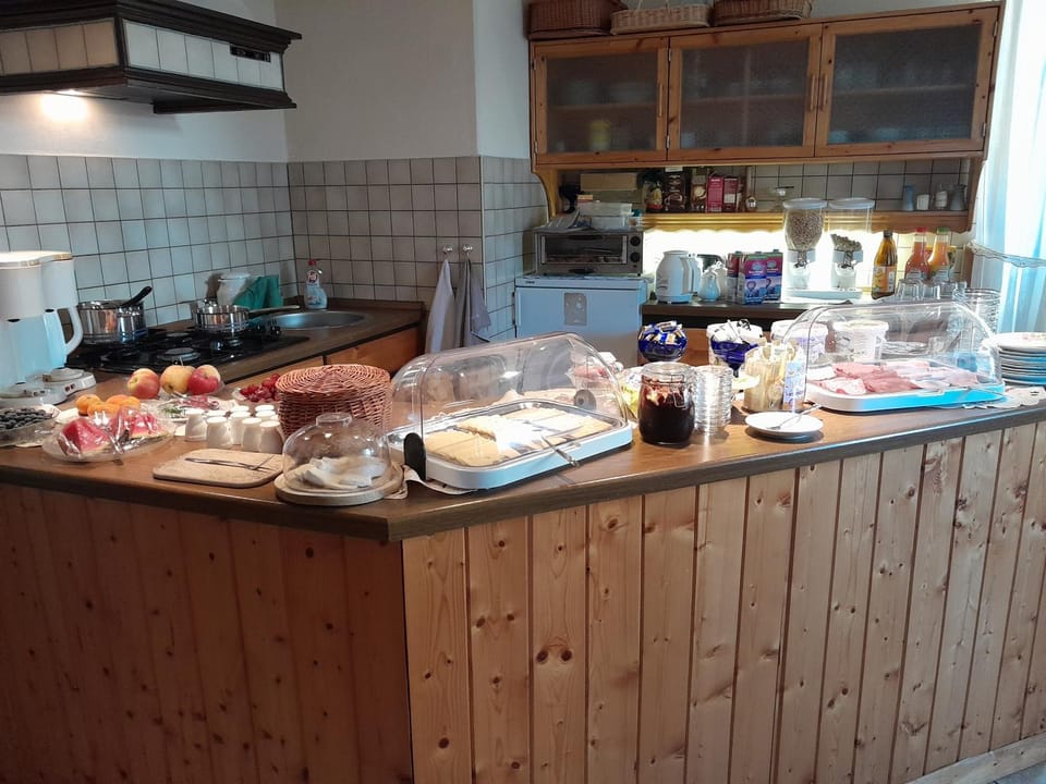 Breakfast, Buffet breakfast