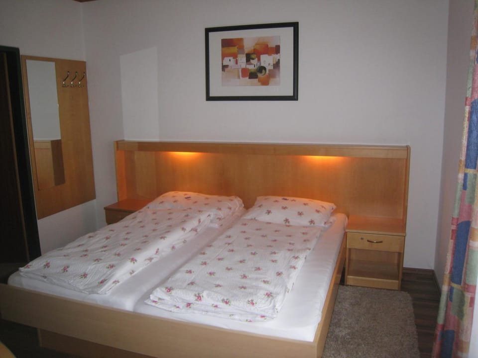 Gasthof Strobl Waldfrieden Garni Bed and Breakfast in Salzburgerland