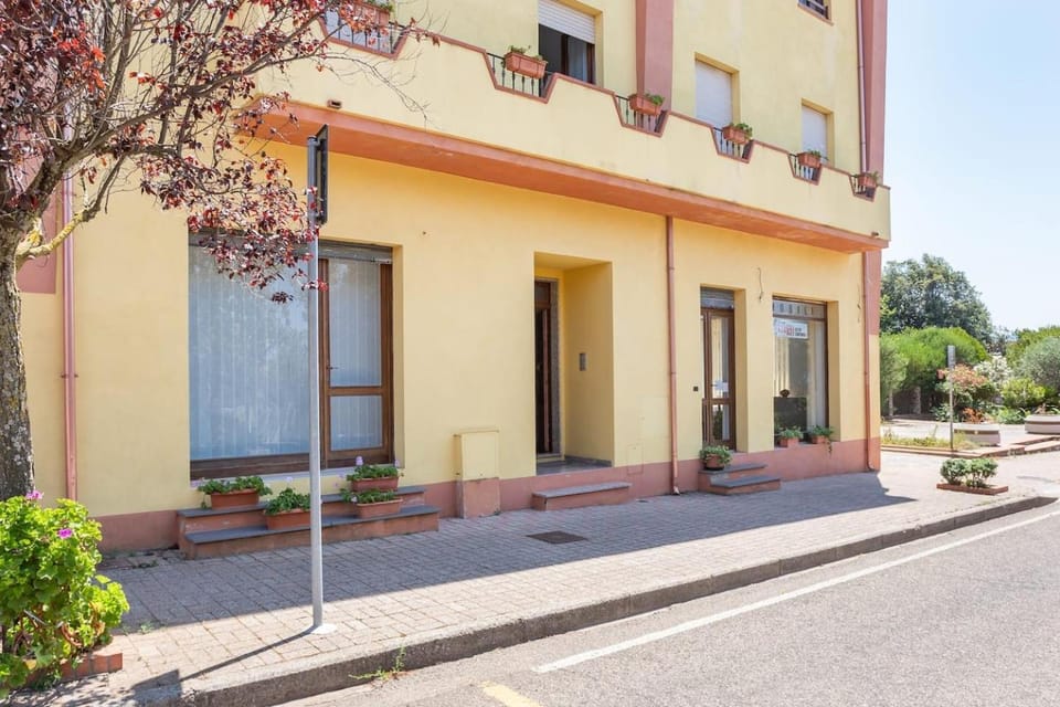 Property building, Facade/entrance