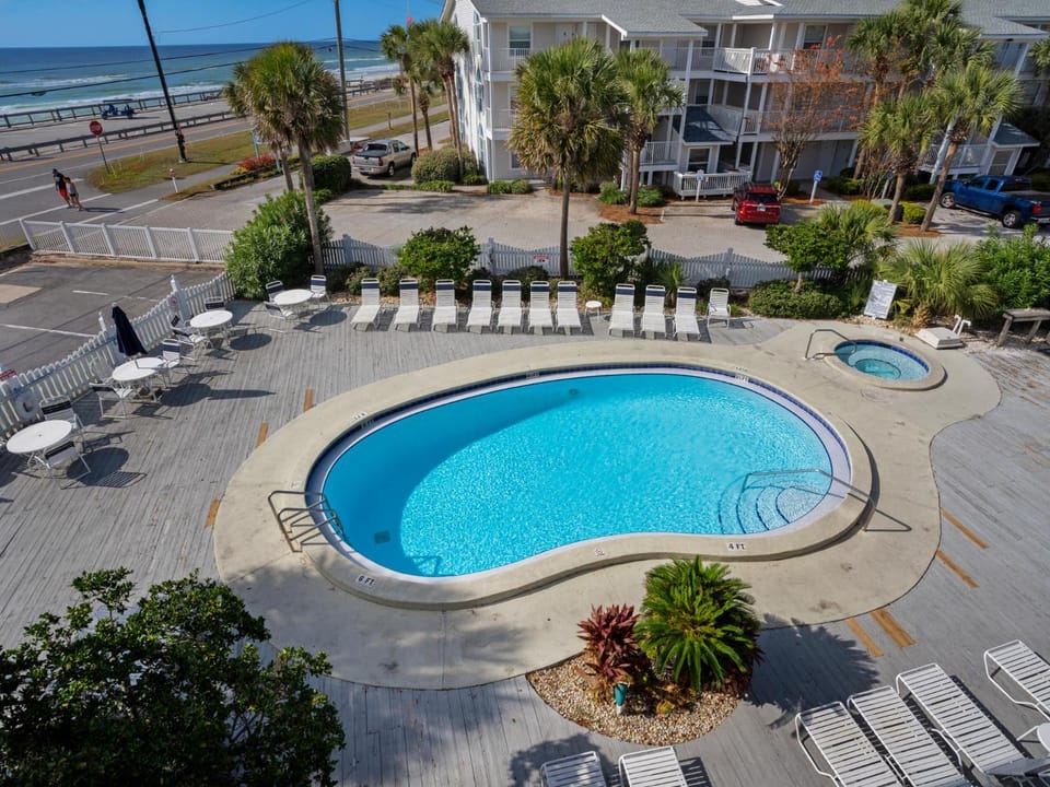 Summer Breeze Condominium 304 by Newman-Dailey Apartment in Miramar Beach