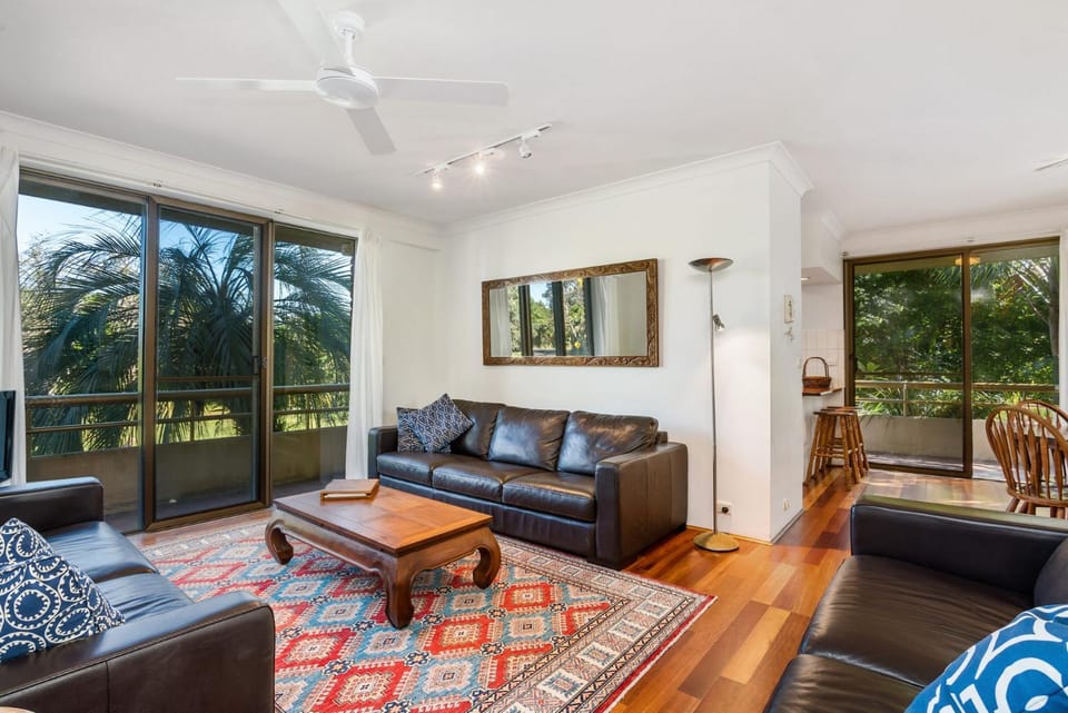 Living room, Seating area, fireplace