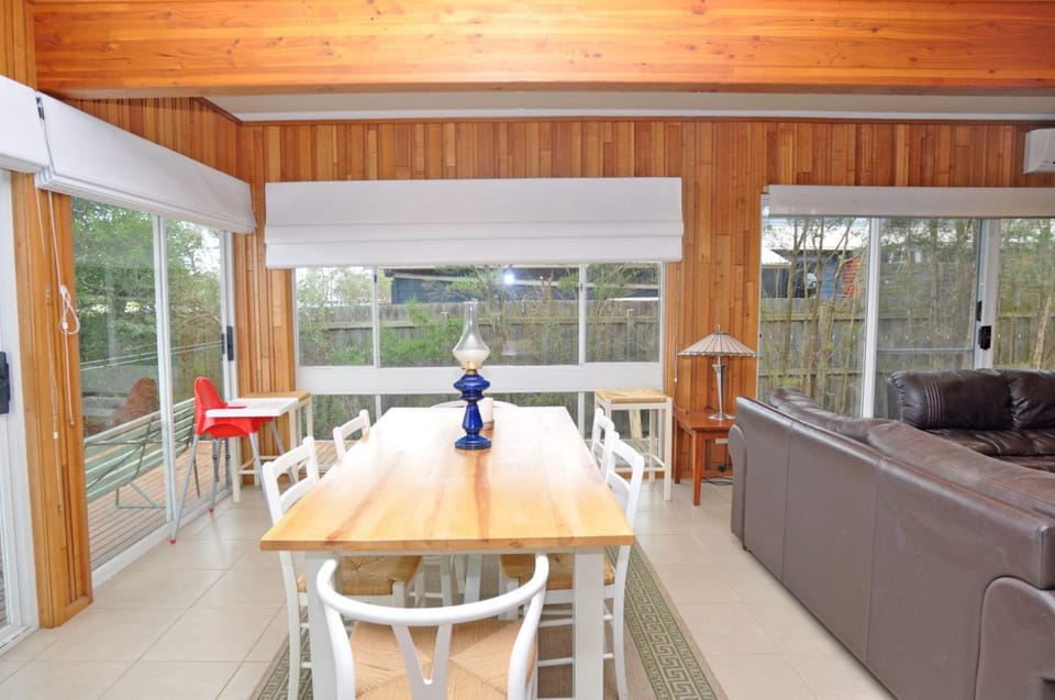 Welcome Break Pet Friendly House in Inverloch