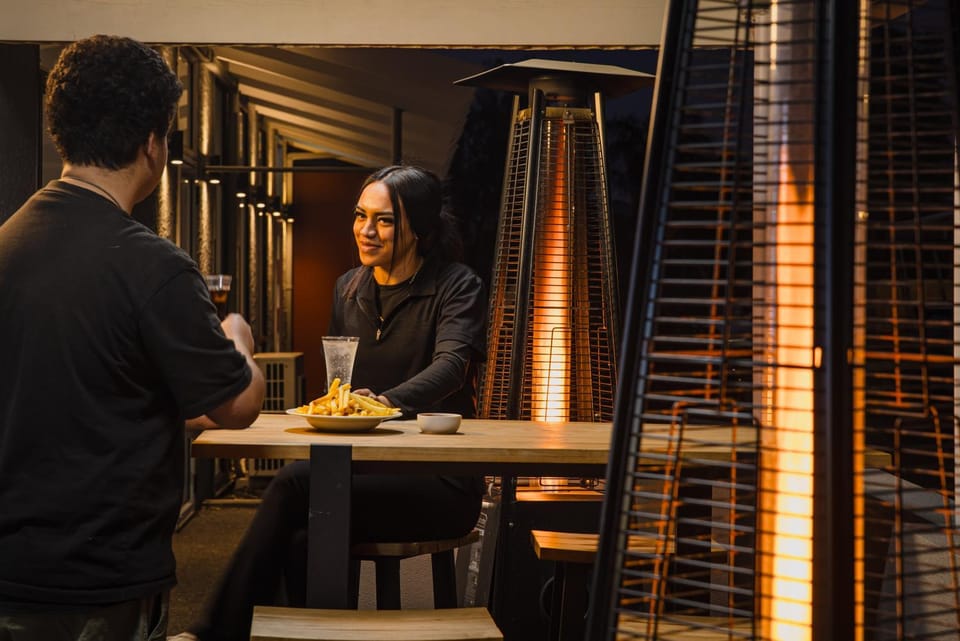 Restaurant/places to eat, People, Food and drinks