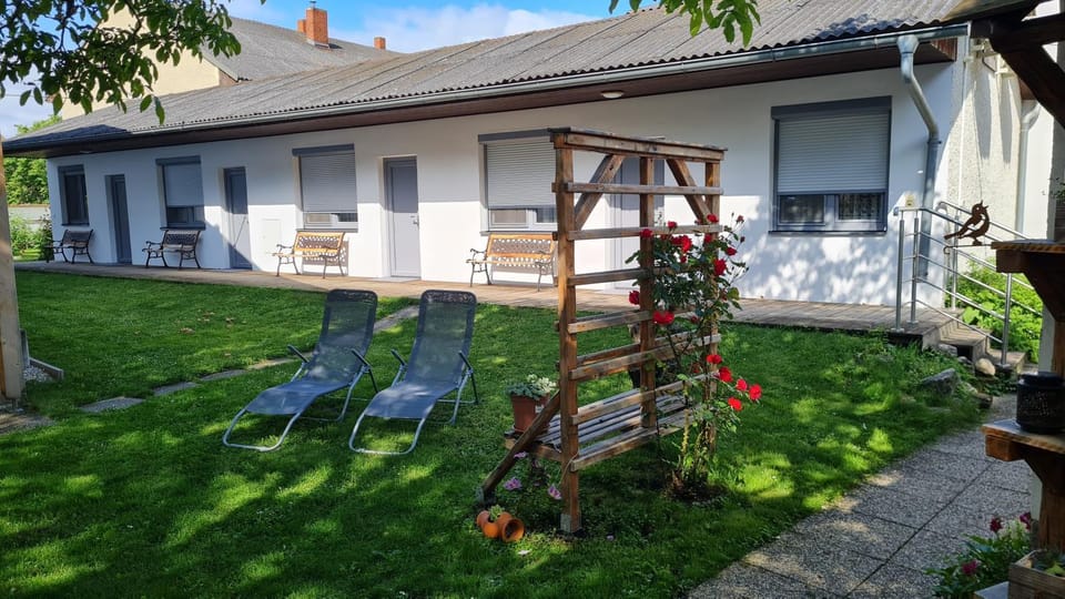 Patio, Garden view