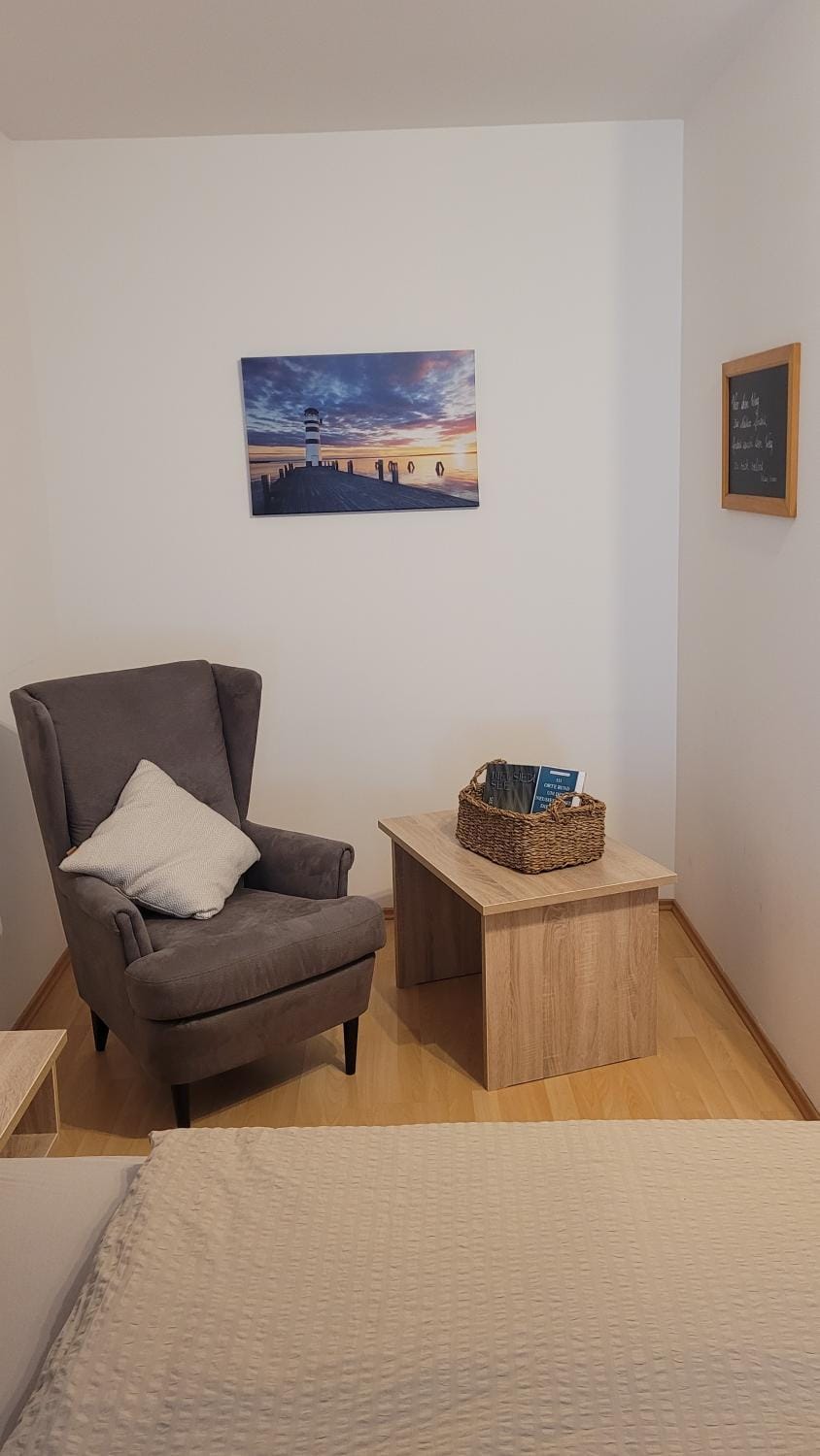 TV and multimedia, Seating area