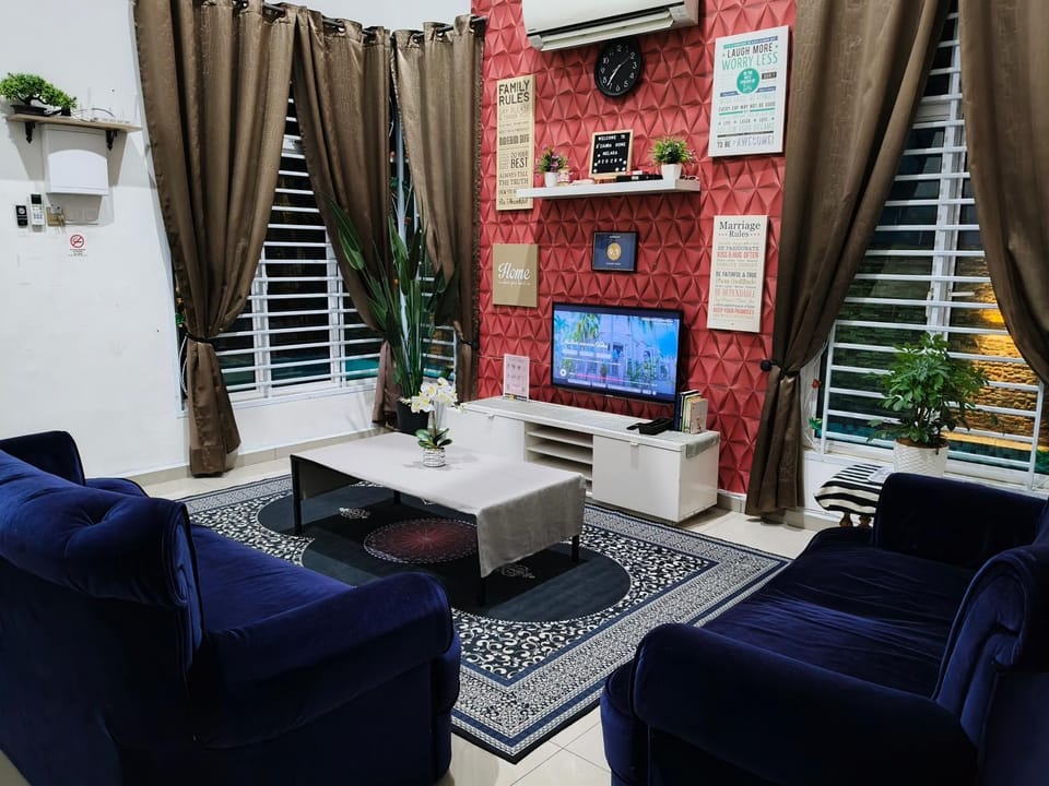 D'ZAHRA HOME - with 30ft private pool Villa in Malaysia