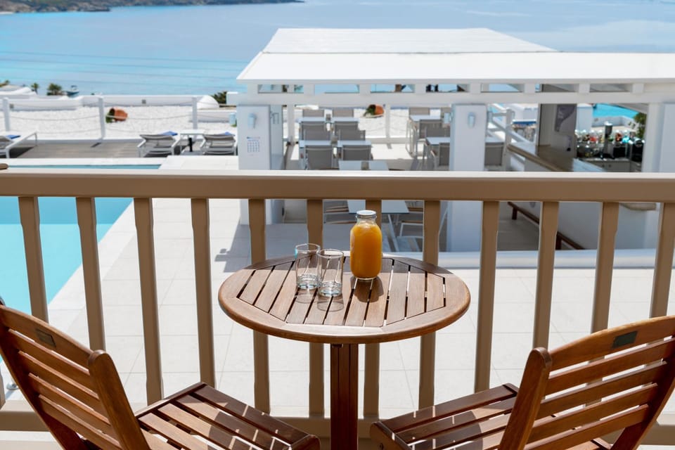 Balcony/Terrace, Pool view, Sea view, Drinks