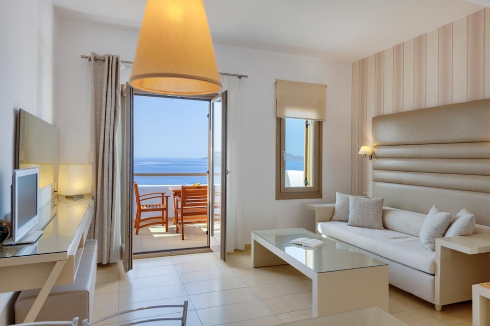 Balcony/Terrace, Living room, Seating area, Sea view