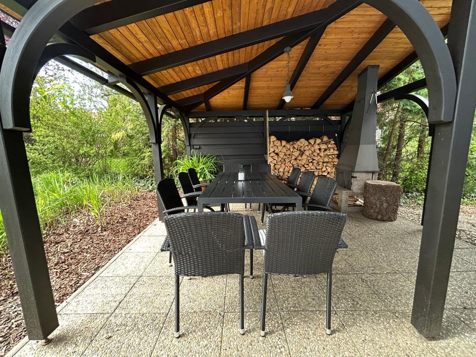 Garden, Seating area