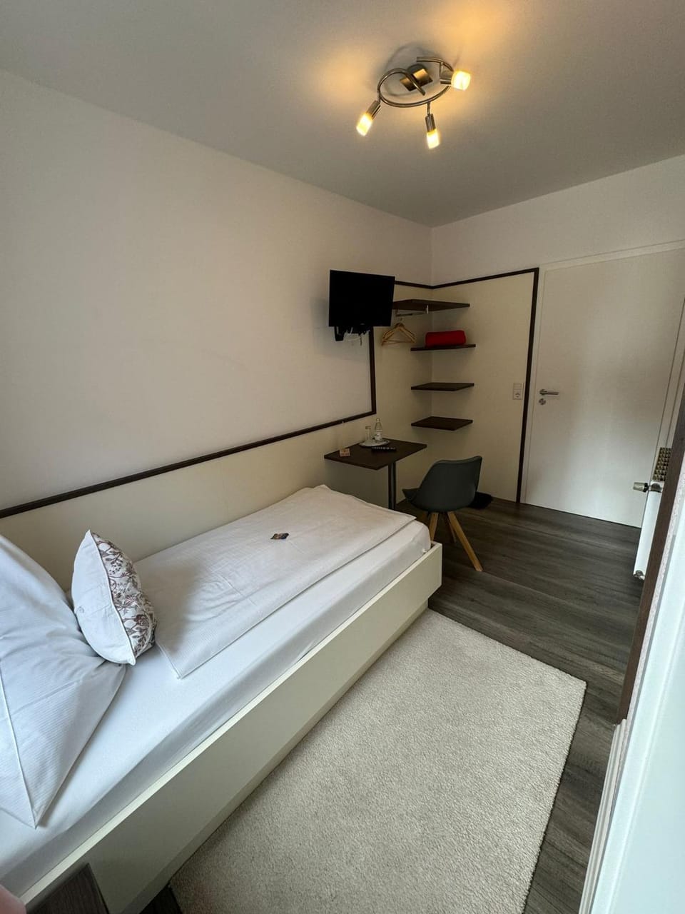 Hotel zum Braunen Hirschen Bed and Breakfast in North Rhine-Westphalia