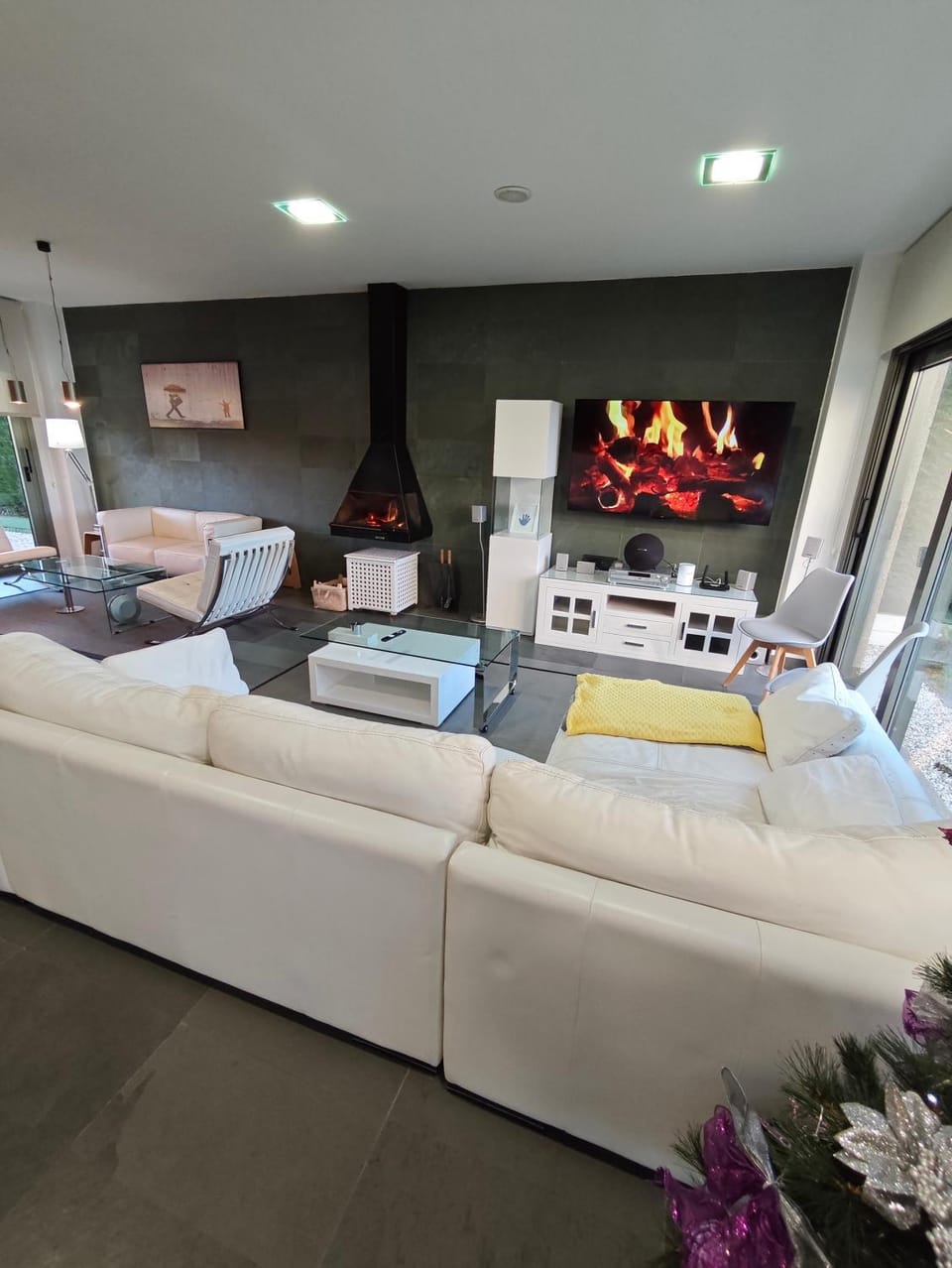 TV and multimedia, Living room