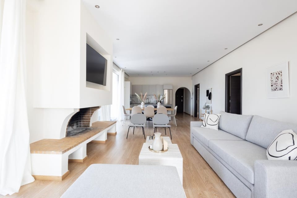 Communal lounge/ TV room, Living room