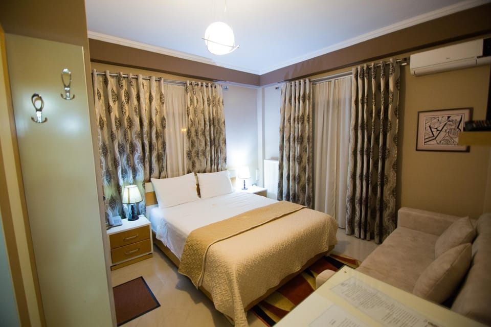 Bed, Photo of the whole room, Bedroom