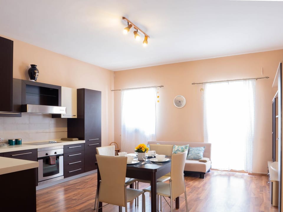 Kitchen or kitchenette, Living room