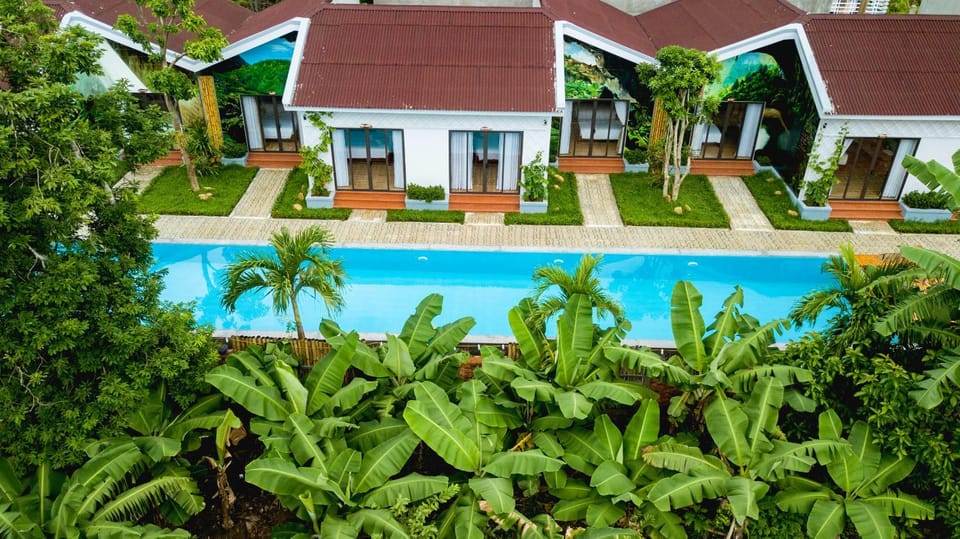 Nearby landmark, Neighbourhood, Natural landscape, Bird's eye view, Swimming pool, Swimming pool