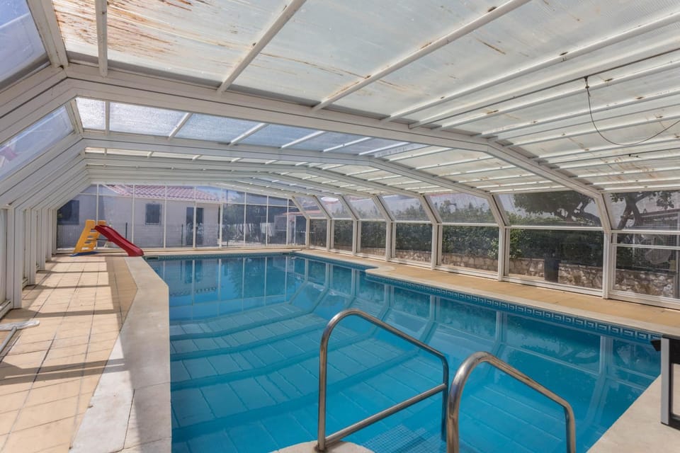 Property building, Swimming pool