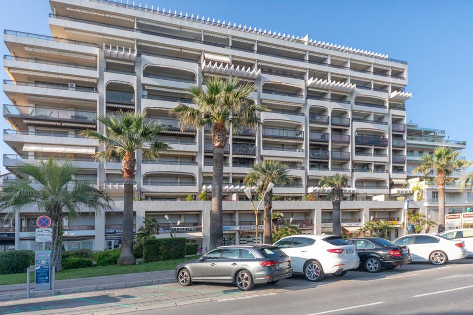 Center Bay Luxueux appartement avec vue mer 6 eme etage Apartment in Antibes