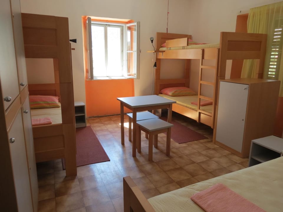 Bed, Bedroom, bunk bed