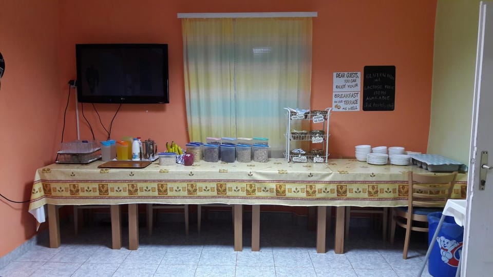 Breakfast, Buffet breakfast