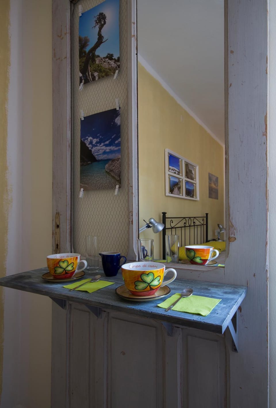 Food and drinks, Decorative detail, Decorative detail, Bedroom