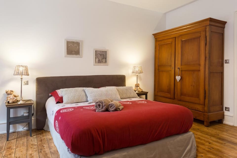 Living room, Bedroom