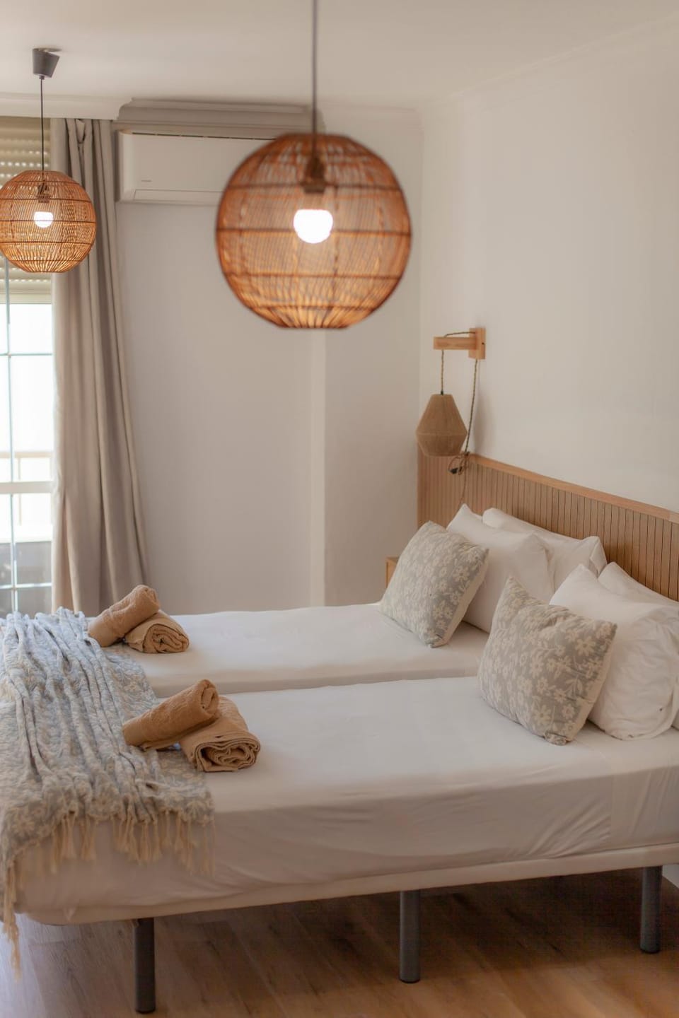 Bed, Photo of the whole room