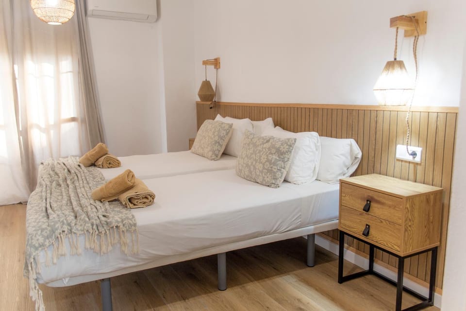 Bed, Photo of the whole room