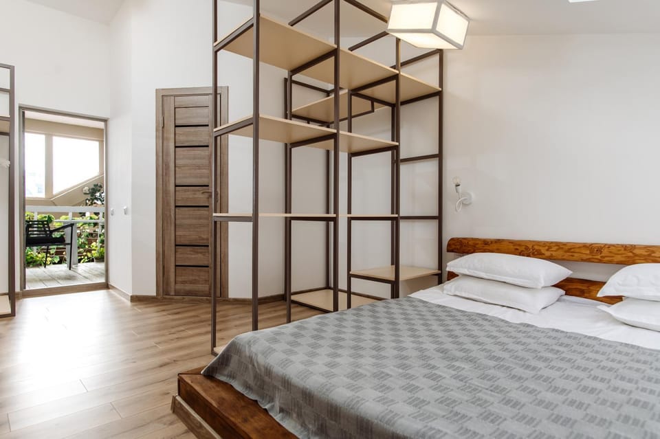 Bed, Photo of the whole room, wardrobe