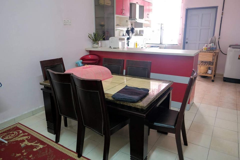 Homestay Jasmin Indah, Senawang (free wifi) House in Negeri Sembilan, Malaysia