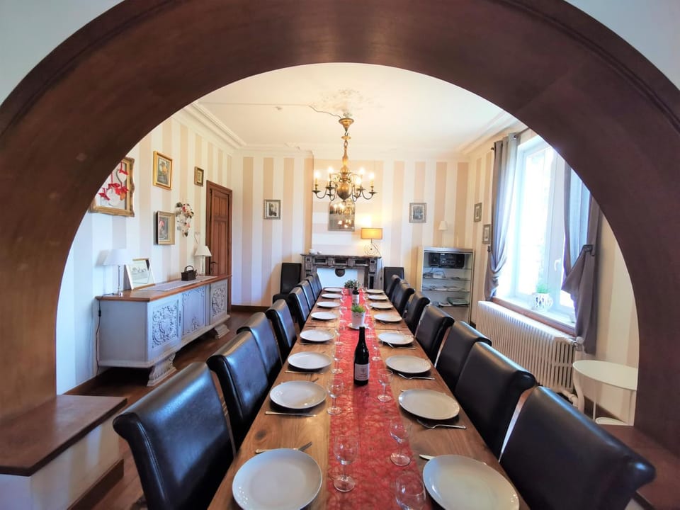 Le Manoir de la Rulette 20P well-ness BBQ Jardin terrasse ping pong salle de jeux House in Belgium