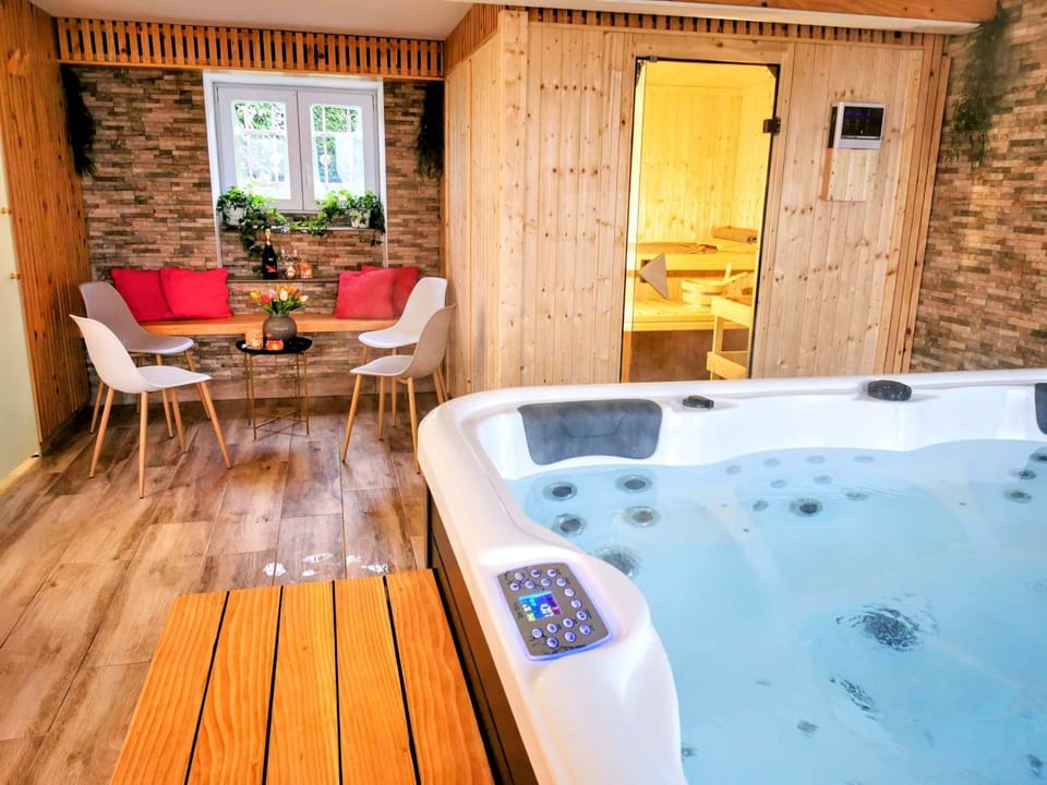 Sauna, Sauna, Spa and wellness centre/facilities