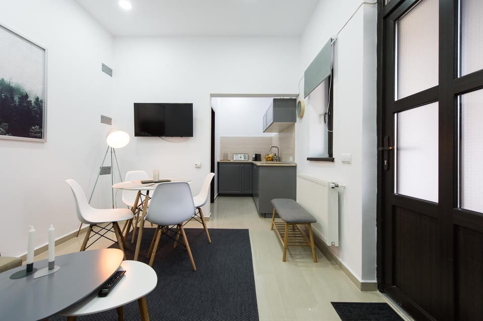 Kitchen or kitchenette, Living room, Seating area, Inner courtyard view