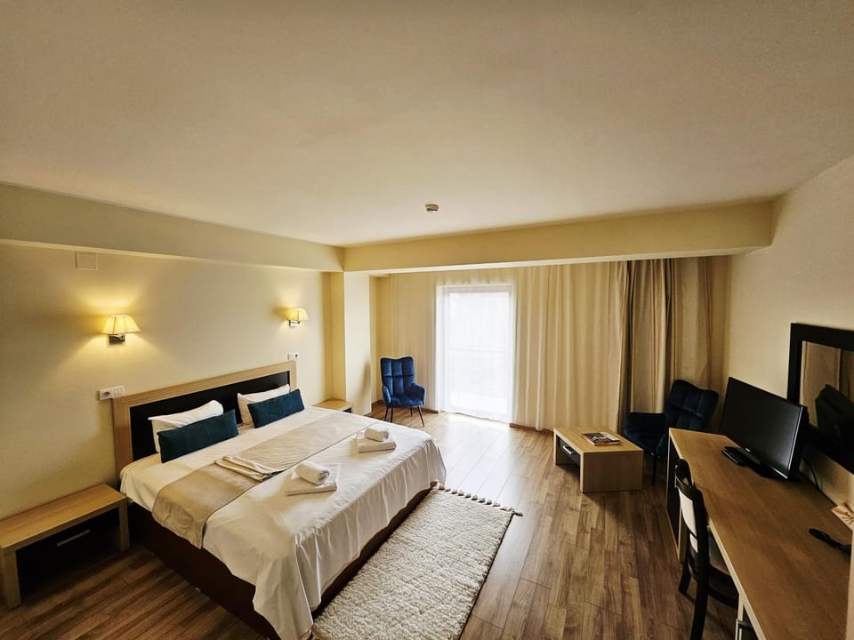 Patio, Photo of the whole room