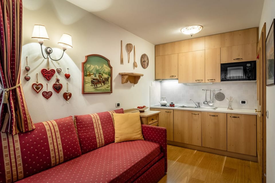Kitchen or kitchenette, Living room