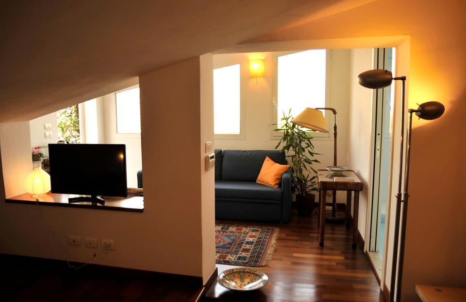 Communal lounge/ TV room