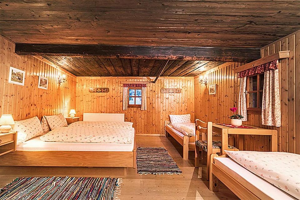 Bed, Photo of the whole room, Seating area, Bedroom