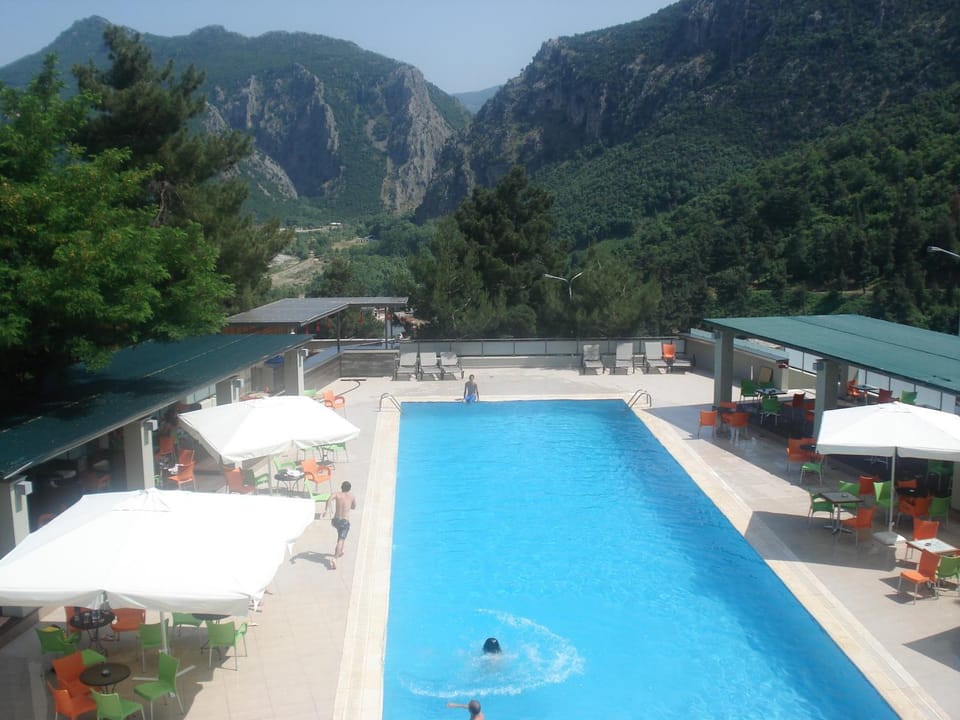 Swimming pool, Swimming pool
