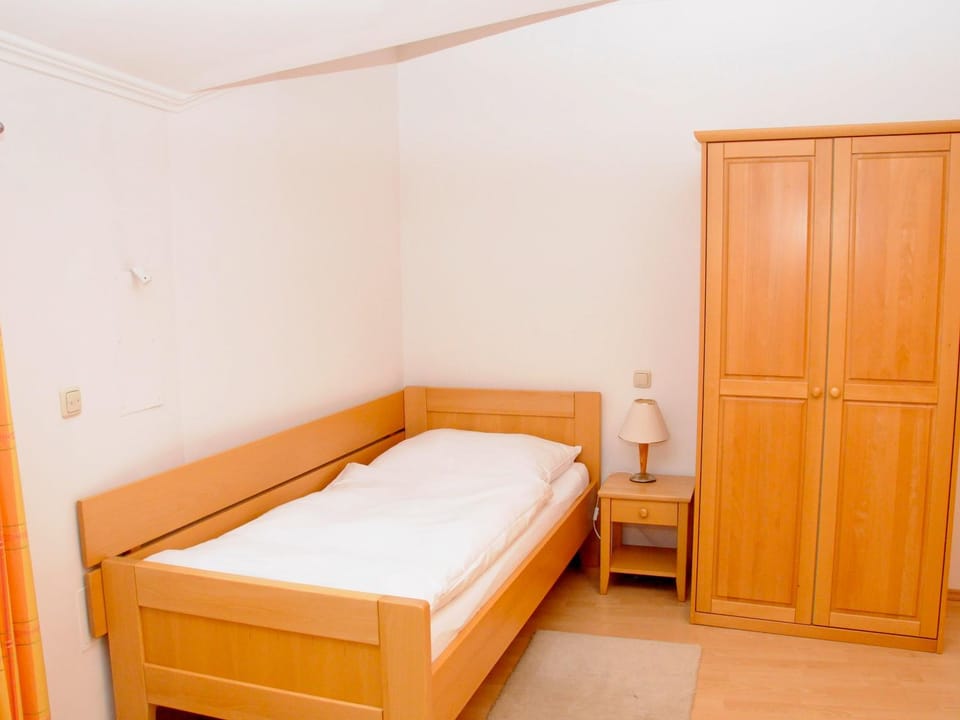 Bed, Photo of the whole room, Decorative detail, Bedroom