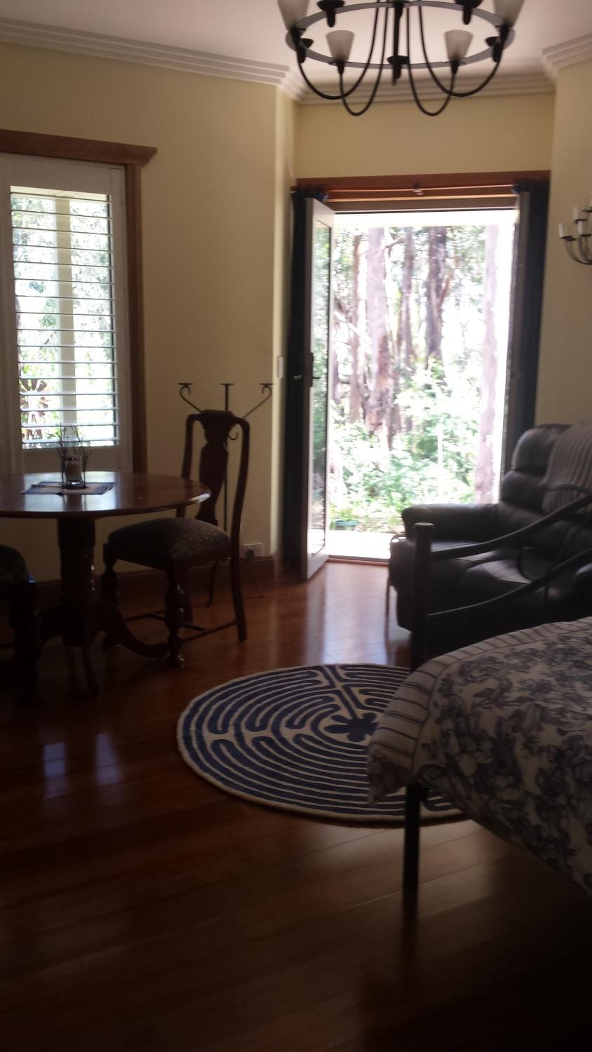 Stringybark Hills Retreat Bed and Breakfast in Adelaide