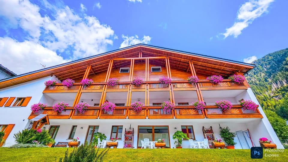 Baita dei Pini Apartment hotel in Canton of Grisons