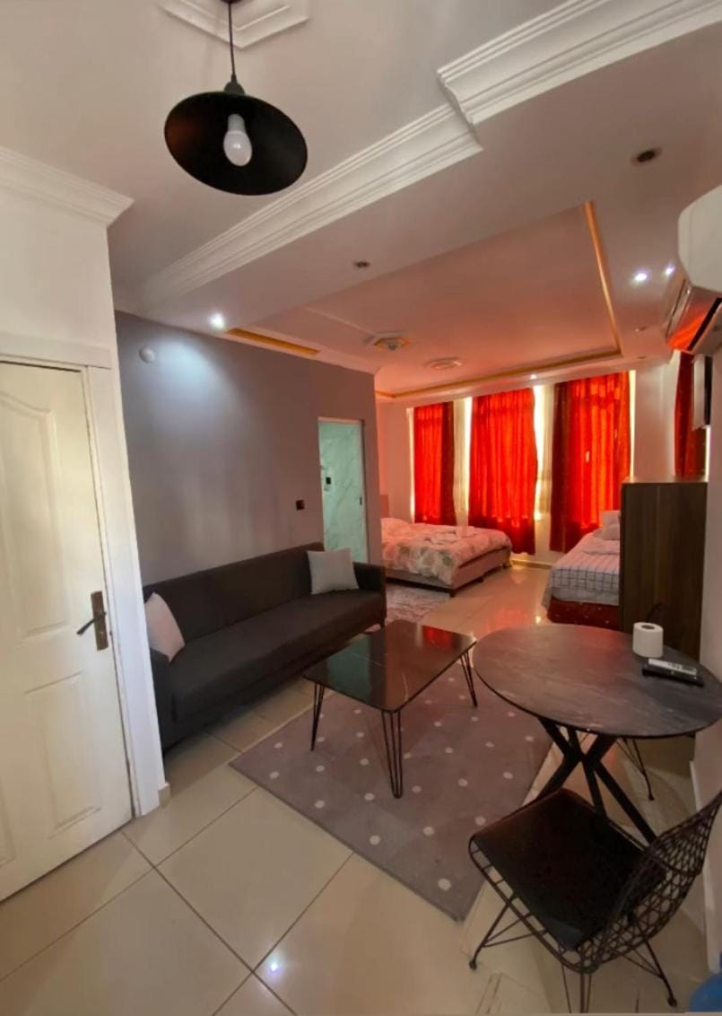 Kitchen or kitchenette, Seating area, Dining area