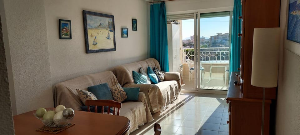 Living room, locker, air conditioner