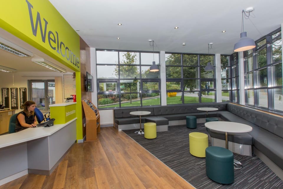 Staff, Facade/entrance, Lobby or reception