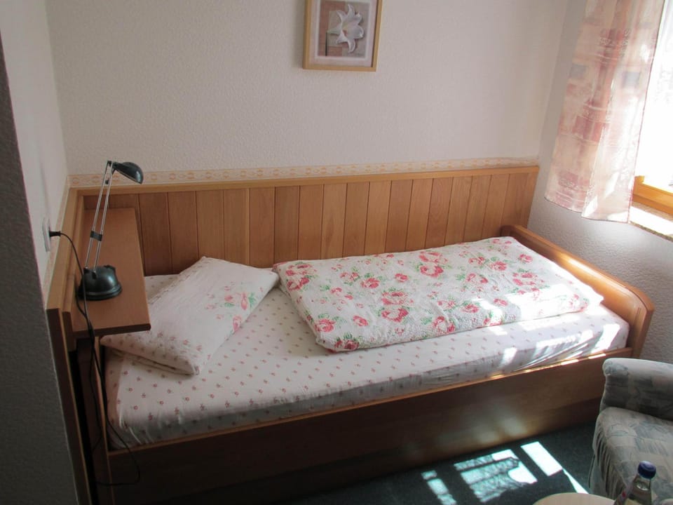 Bed, Day