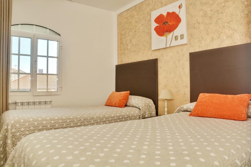 Hostal la Colegiata Bed and Breakfast in Vigo