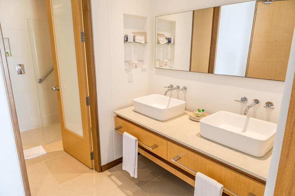 Shower, Bathroom, towels